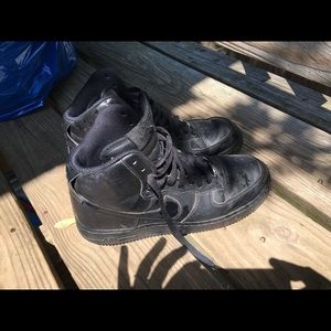 Nike Air Force used. Needs new laces.